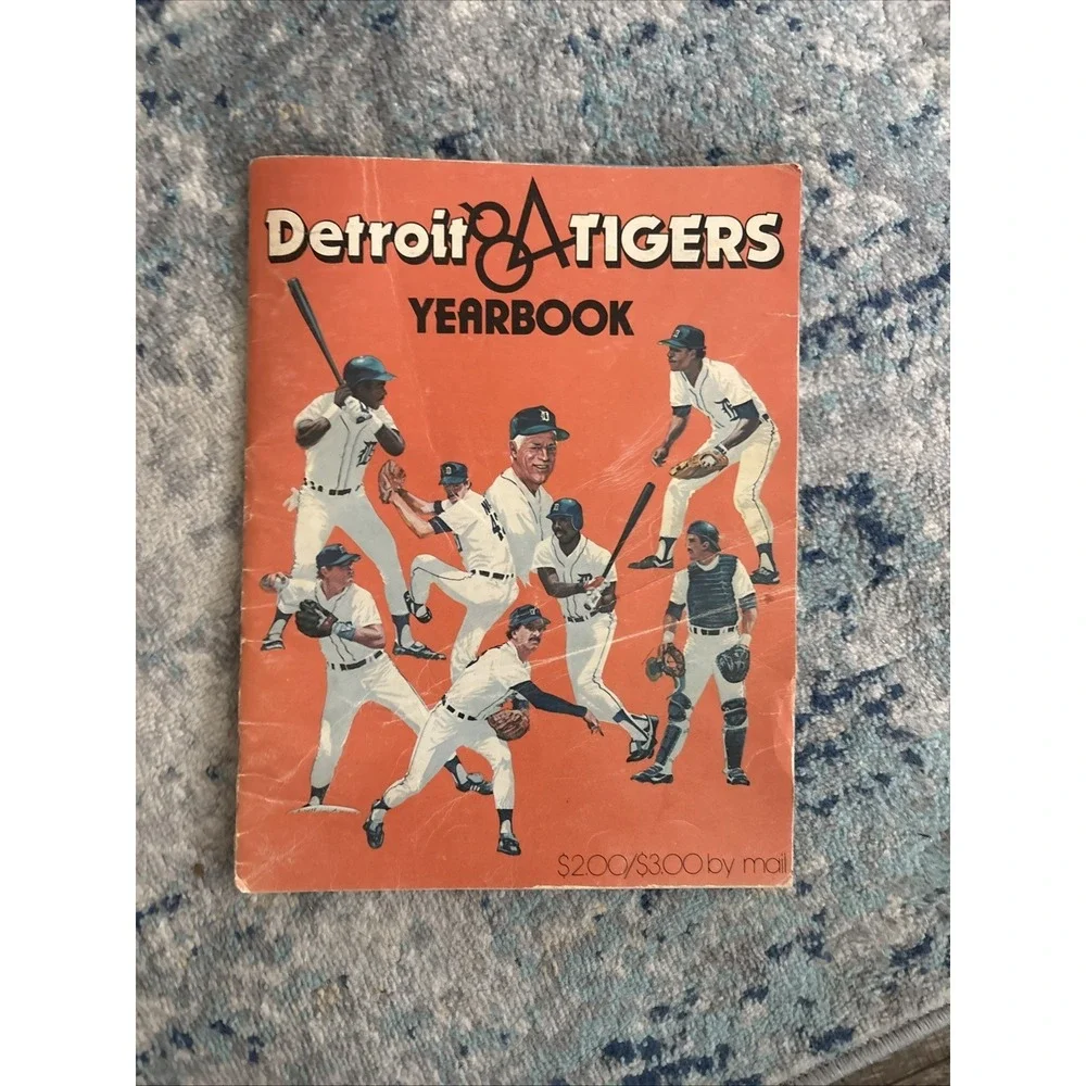 ORIGINAL 1984 DETROIT TIGERS YEARBOOK DECENT CONDITION WORLD CHAMPIONS